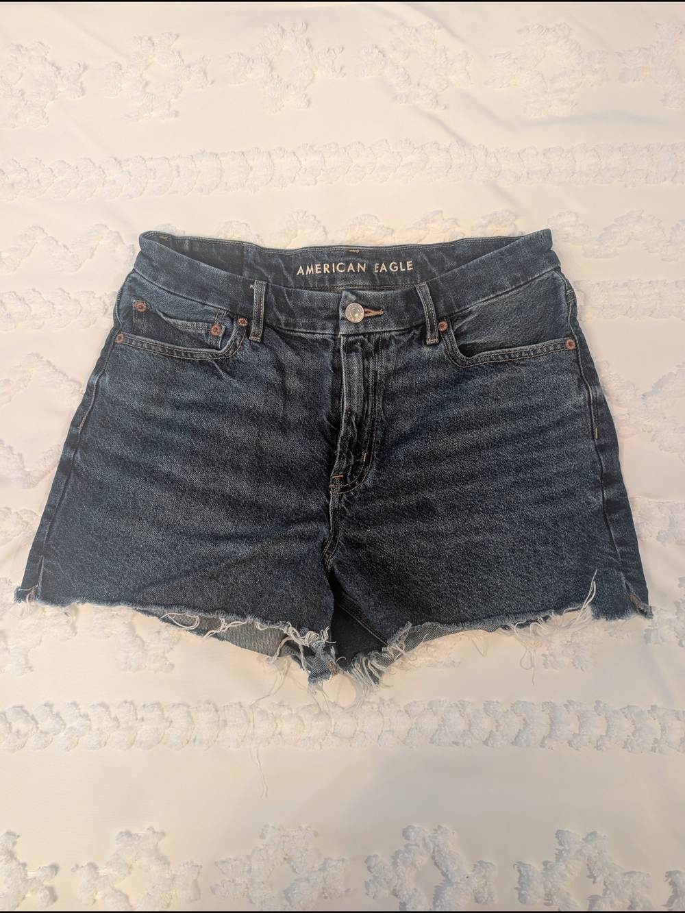 American Eagle Curvy Relaxed Cutoff Strigid Jean Shorts Size 6